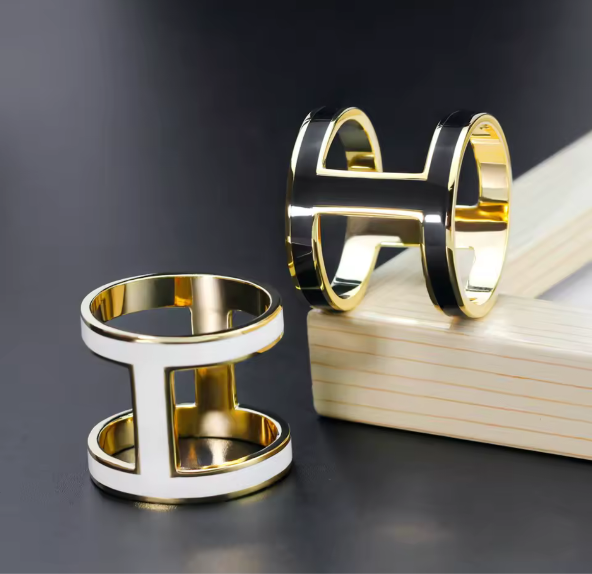 Scarf buckles
