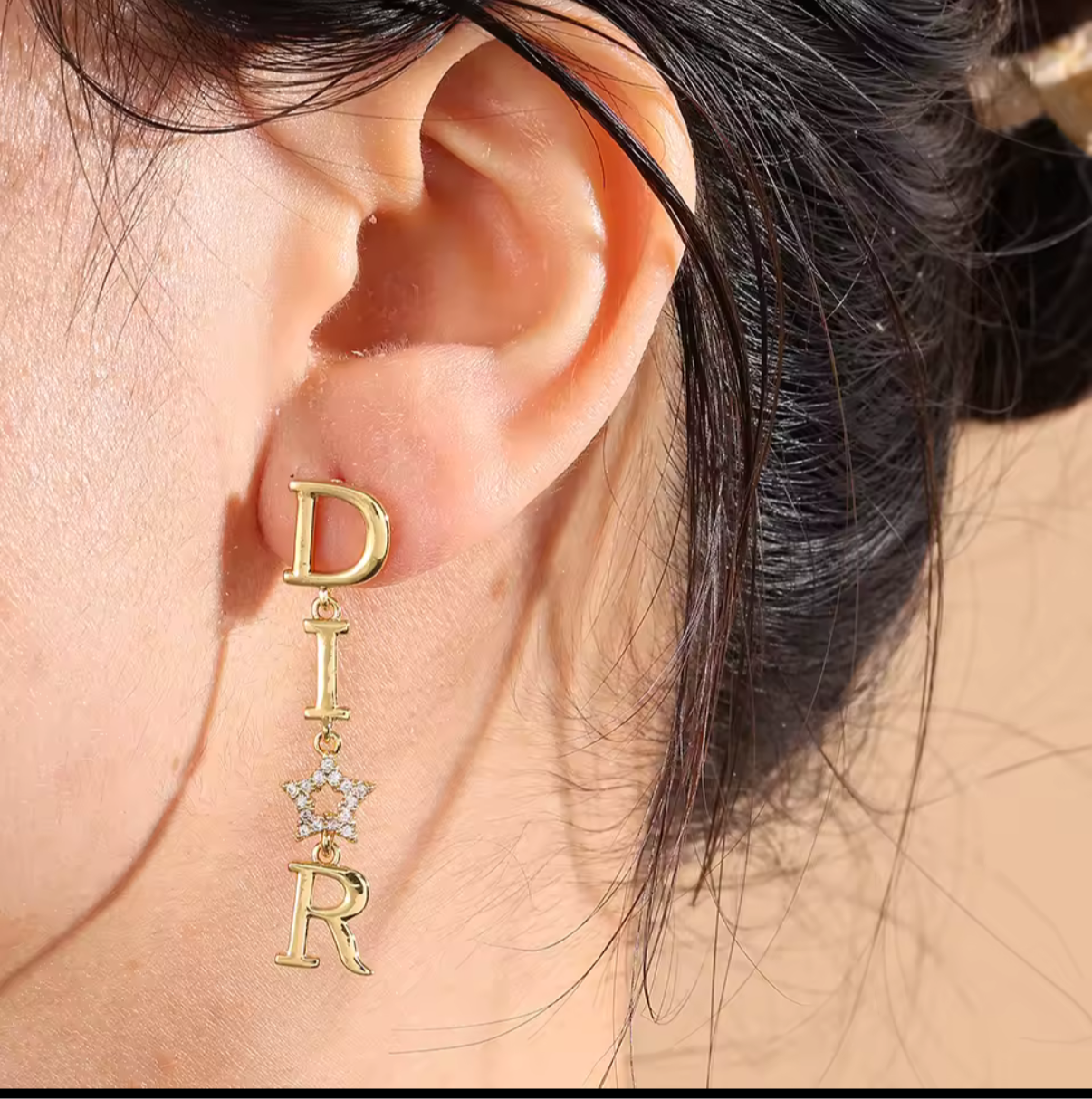 Dangling & pendant statement earrings