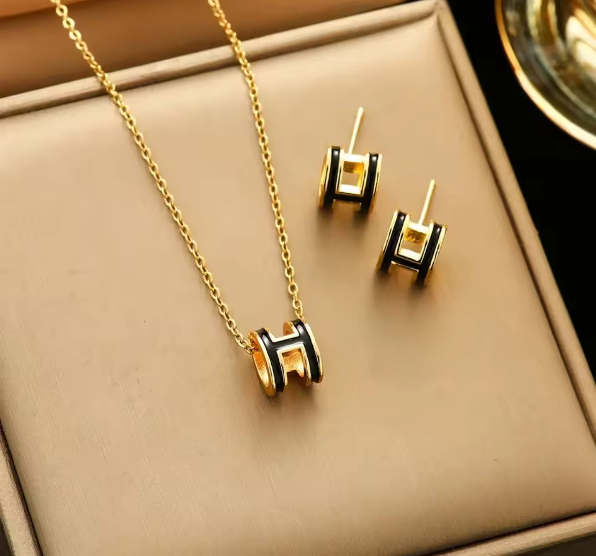 Bubble H chain necklaces