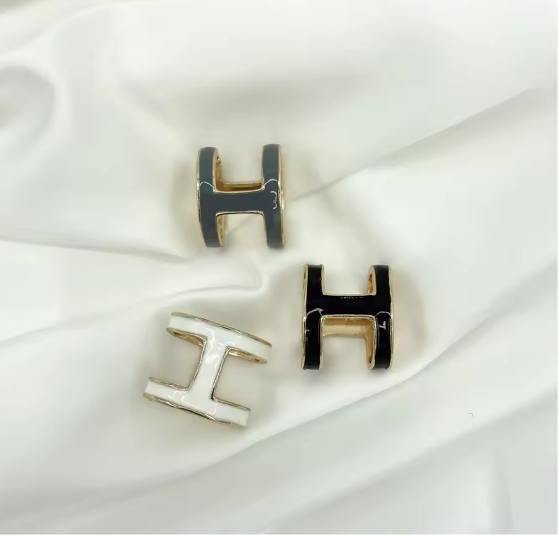 Scarf buckles