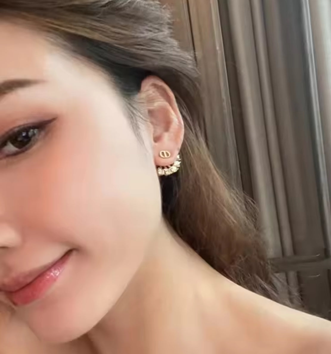 Dangling & pendant statement earrings