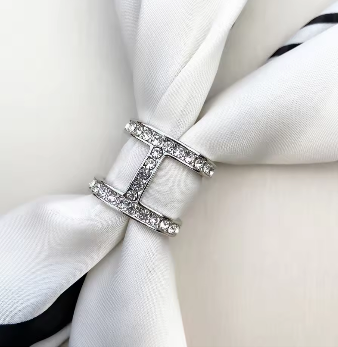 Scarf buckles