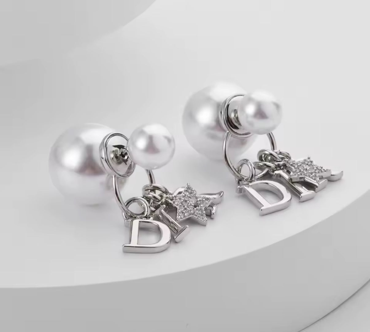 Dangling & pendant statement earrings