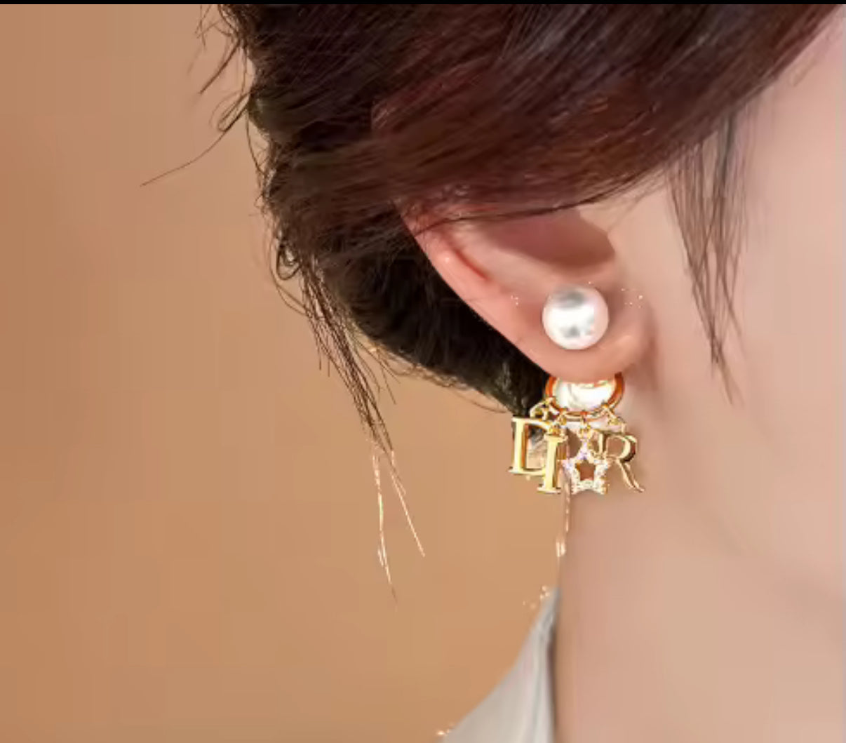 Dangling & pendant statement earrings