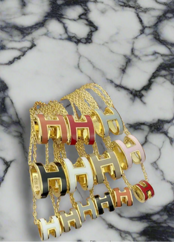Bubble letter H pendant chain necklaces