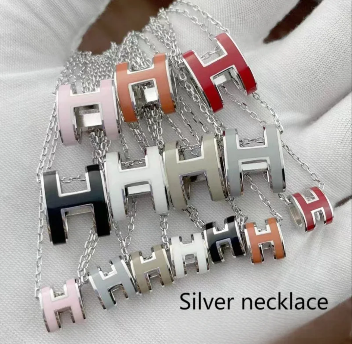 Bubble letter H pendant chain necklaces