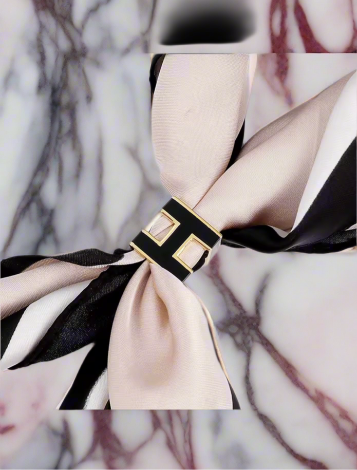 Scarf buckles