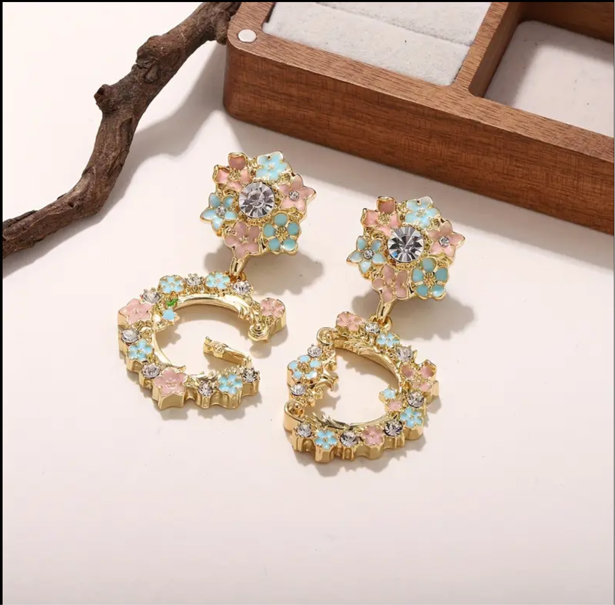 Dangling & pendant statement earrings