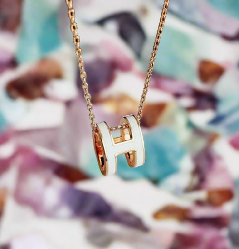 Bubble letter H pendant chain necklaces