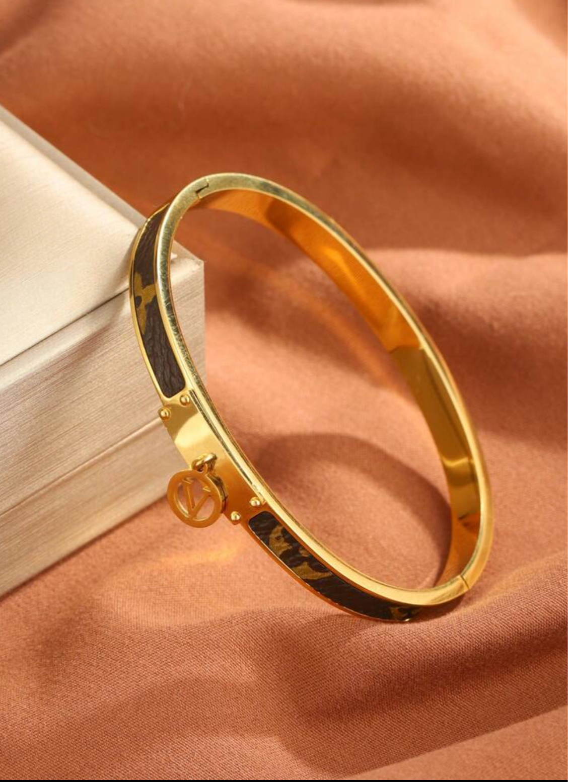 Stylish one size fits all BANGLES!! (Many options)