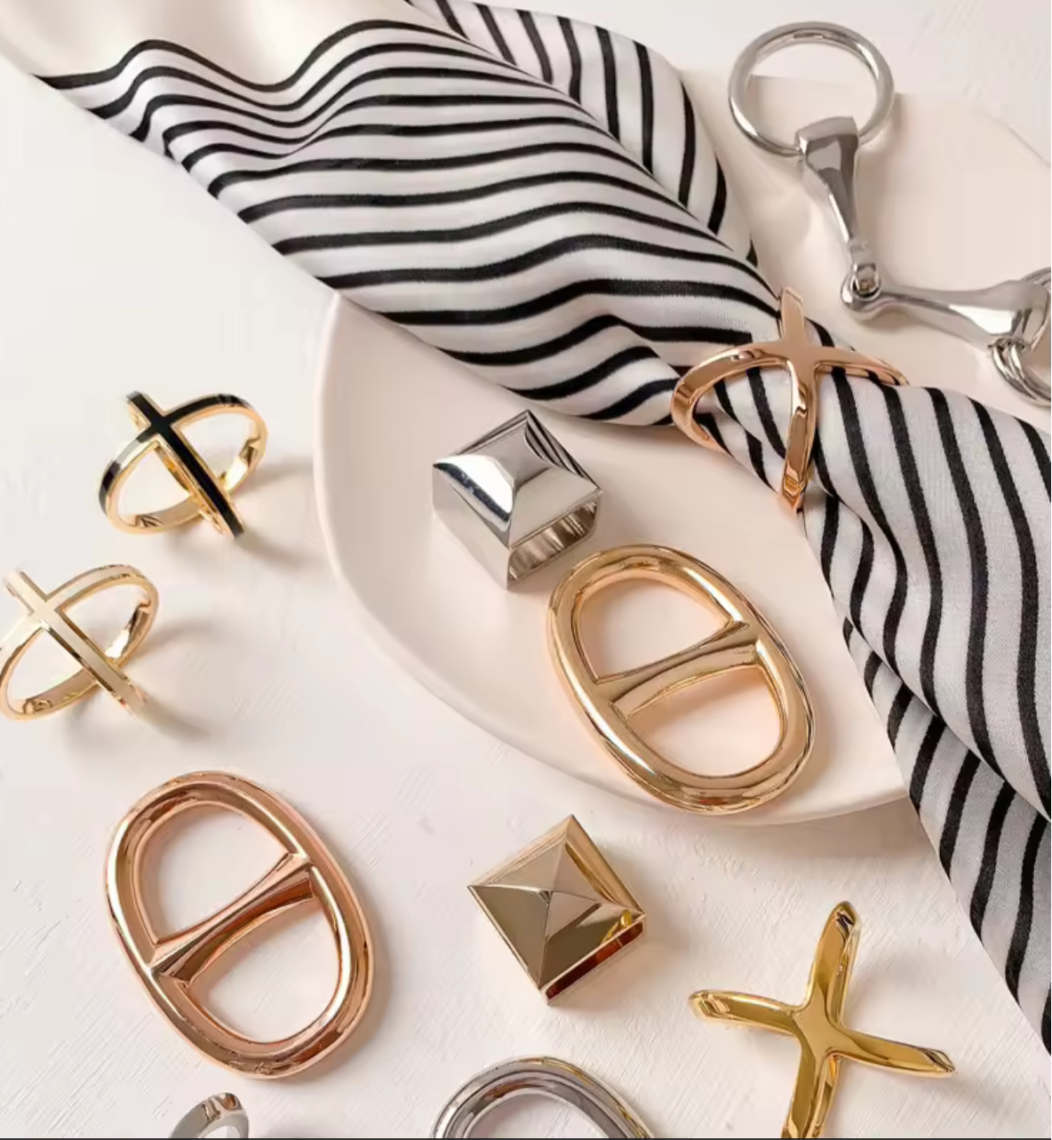 Scarf buckles