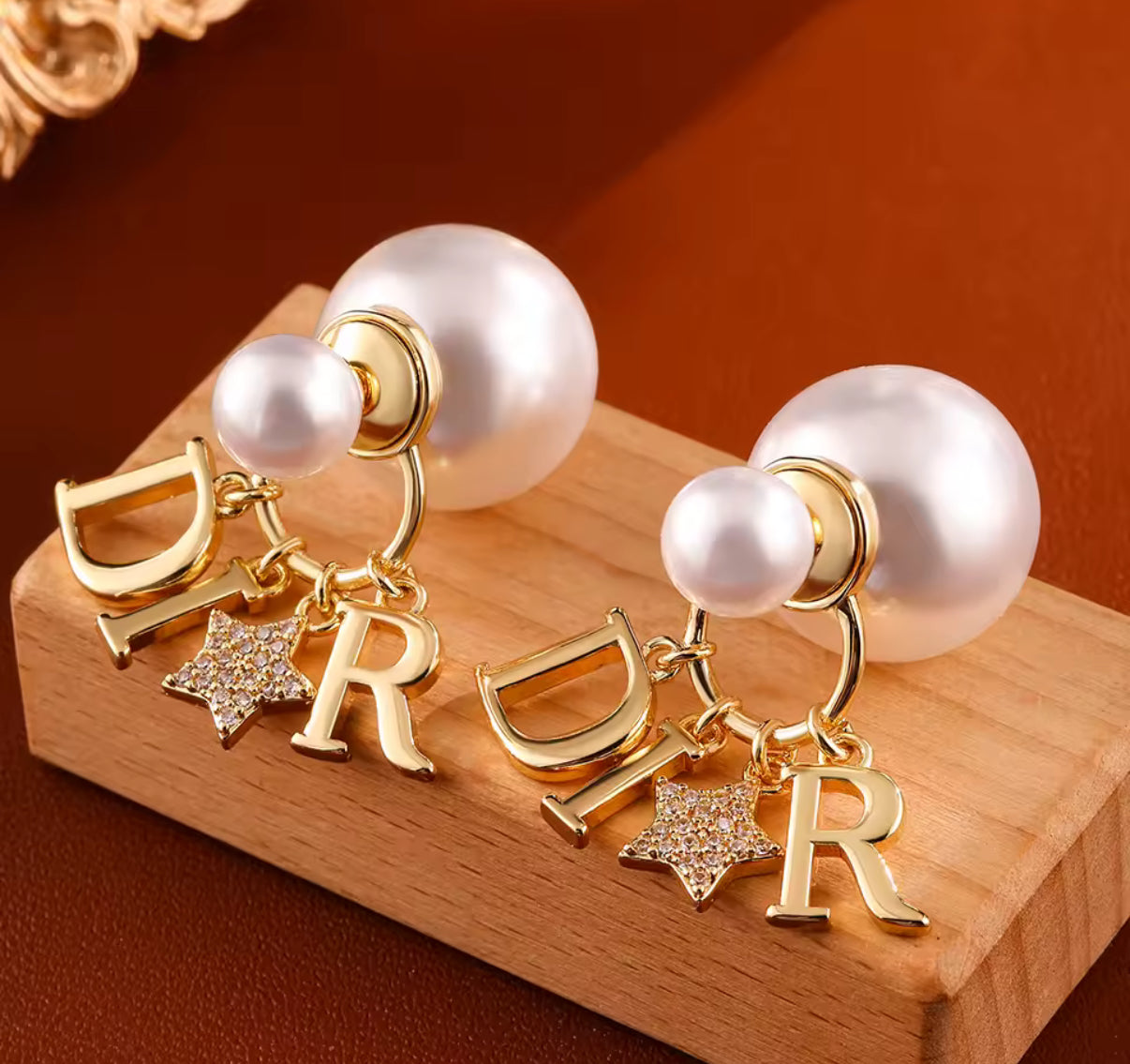 Dangling & pendant statement earrings