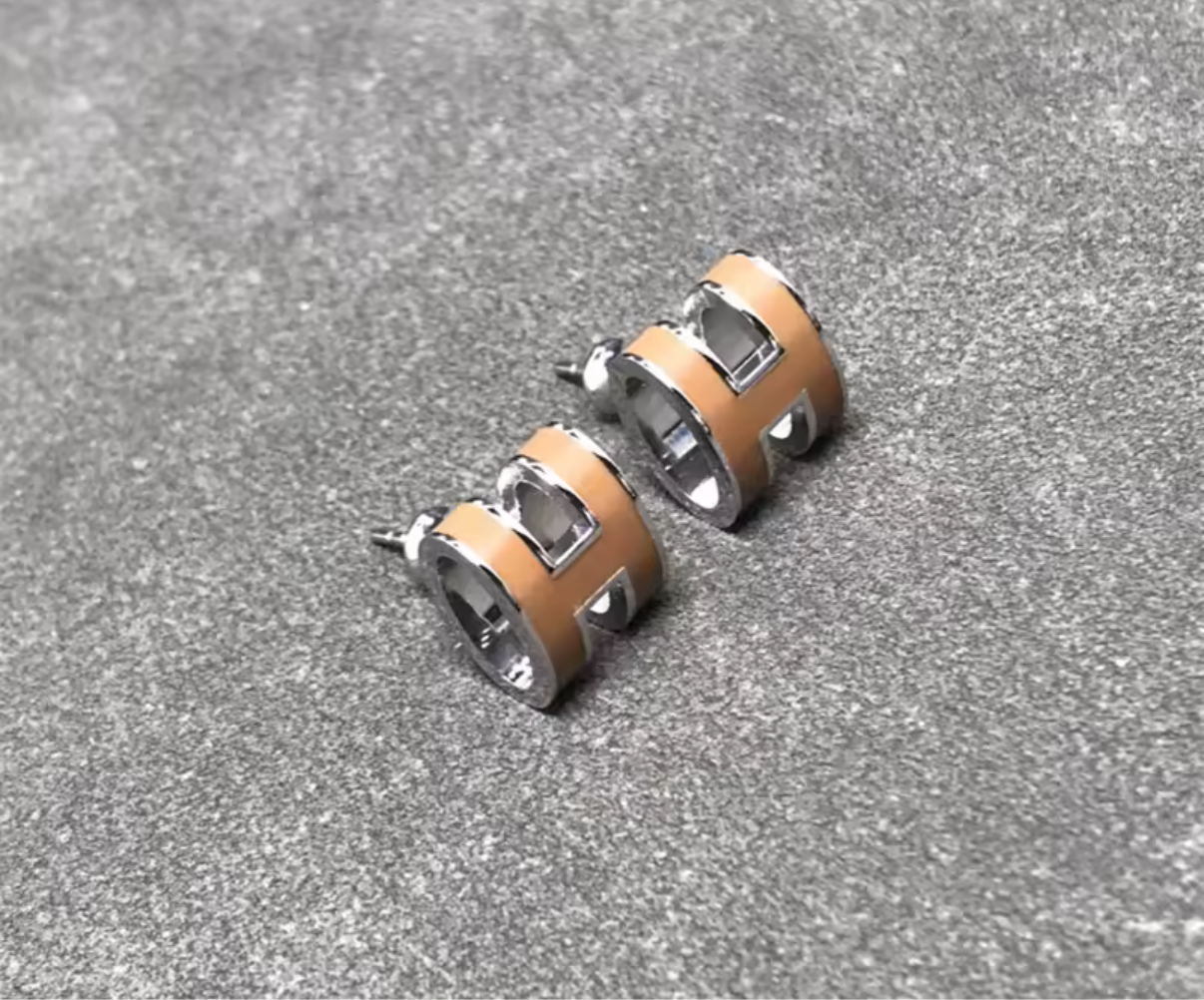 High quality bubble letter H Earrings