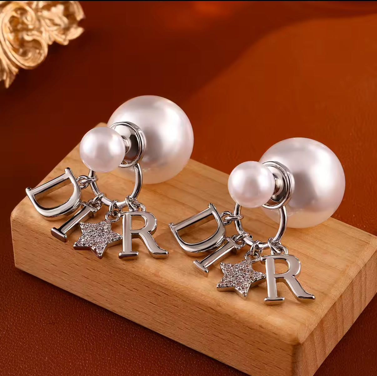 Dangling & pendant statement earrings