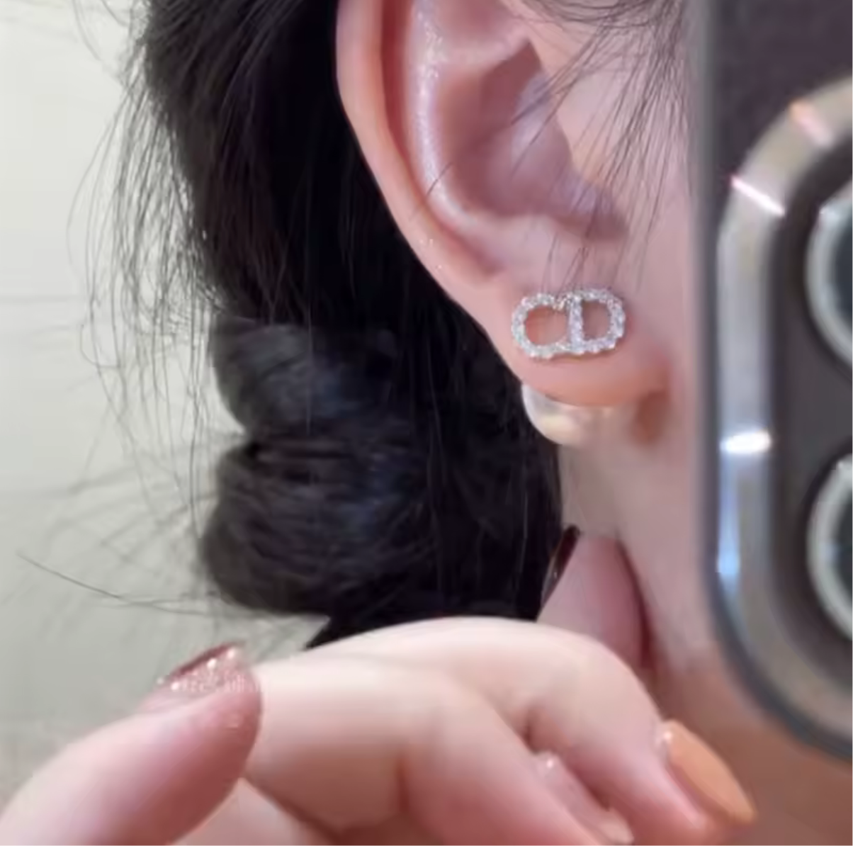 Dangling & pendant statement earrings