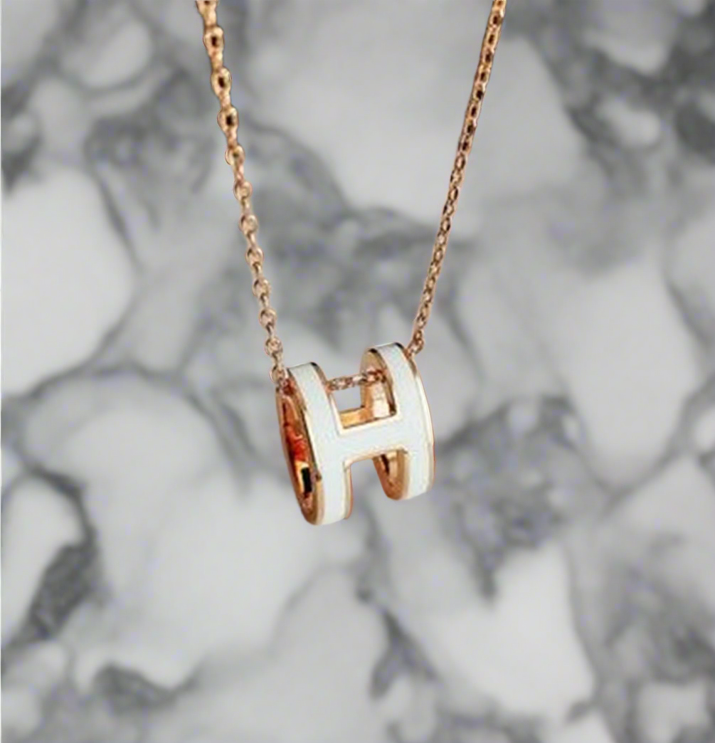 Bubble letter H pendant chain necklaces