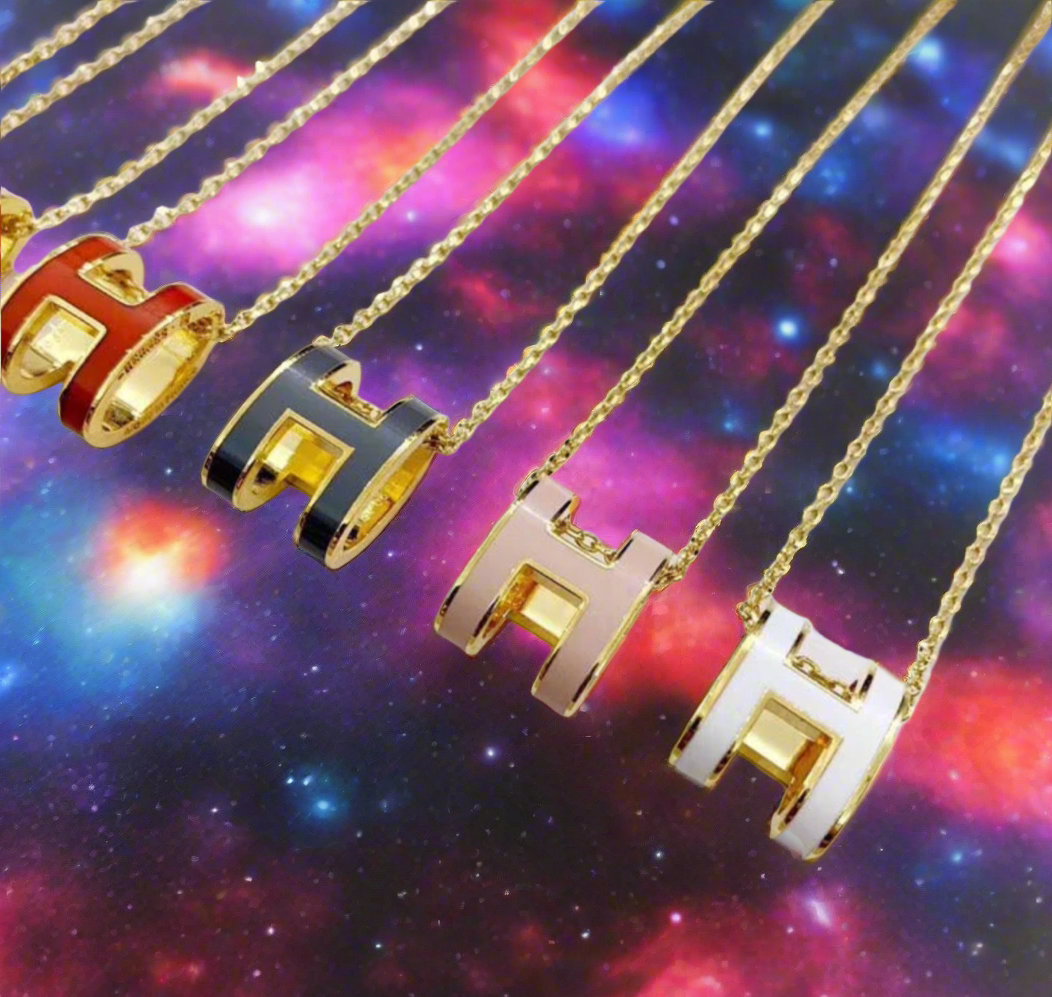 Bubble letter H pendant chain necklaces