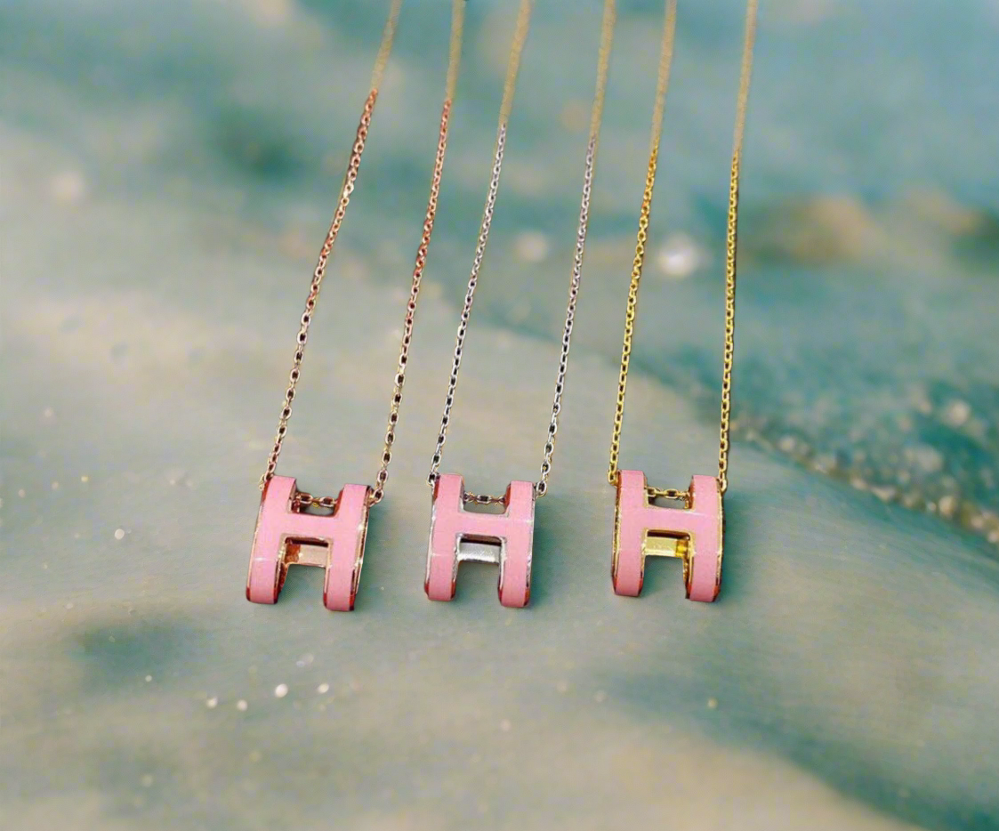 Bubble letter H pendant chain necklaces