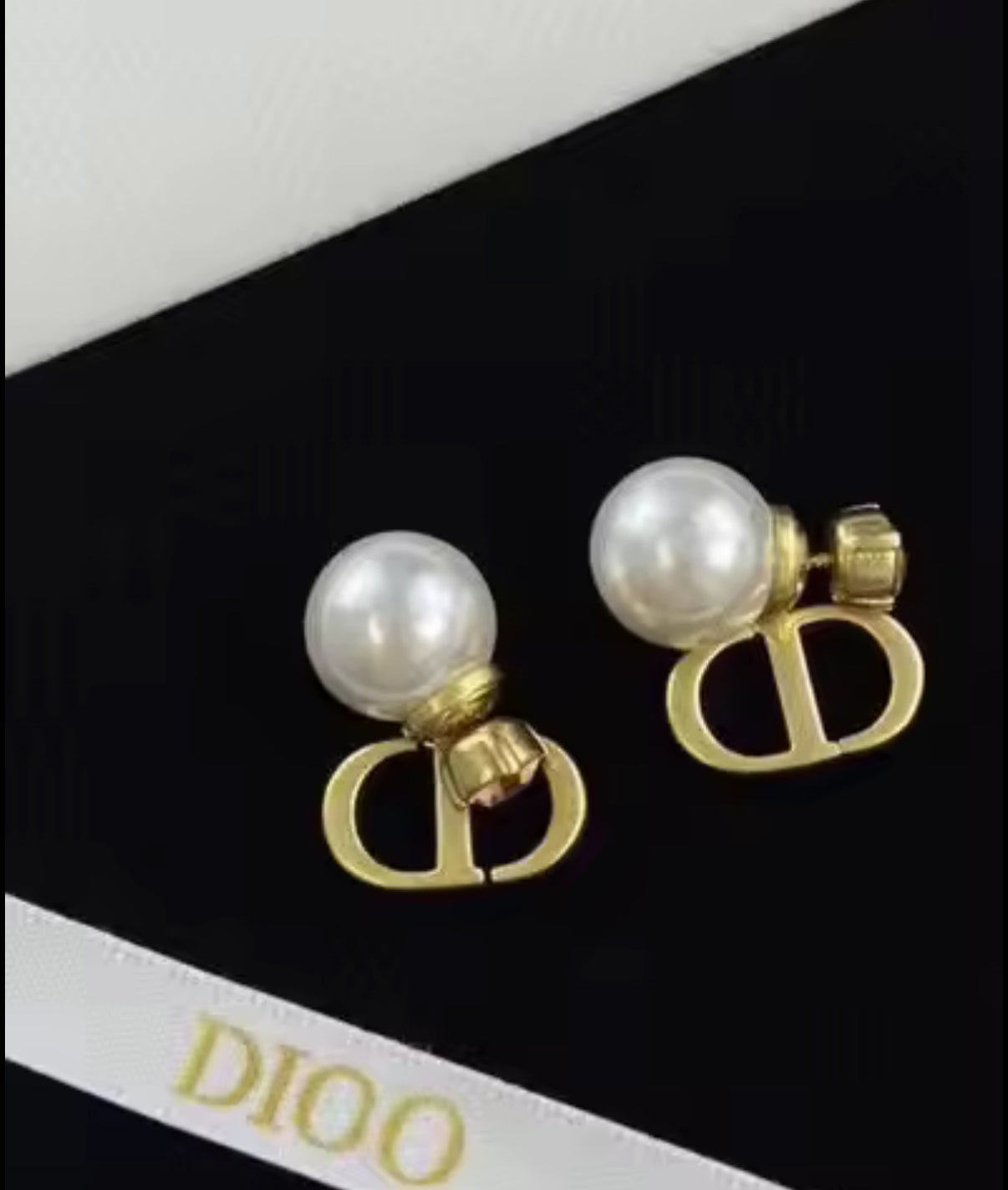 Dangling & pendant statement earrings