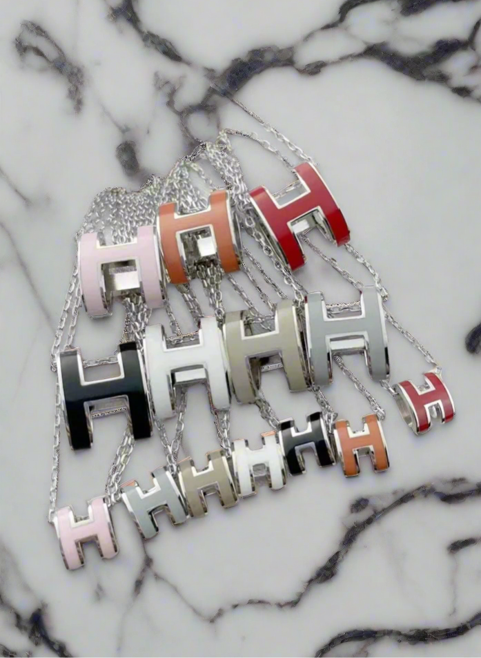 Bubble letter H pendant chain necklaces