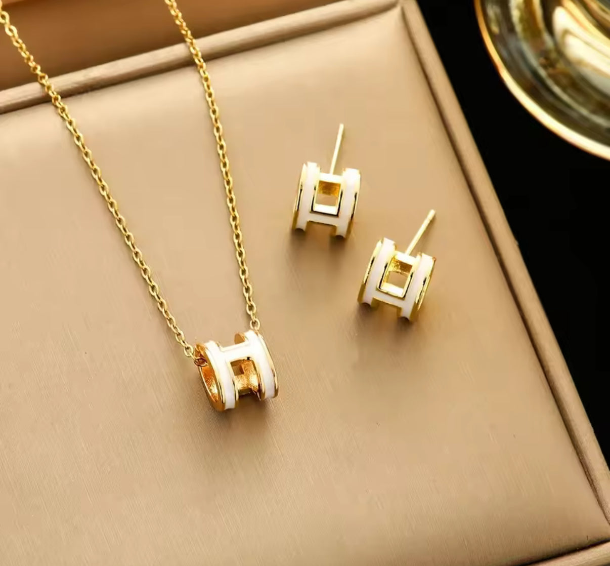 Bubble H chain necklaces