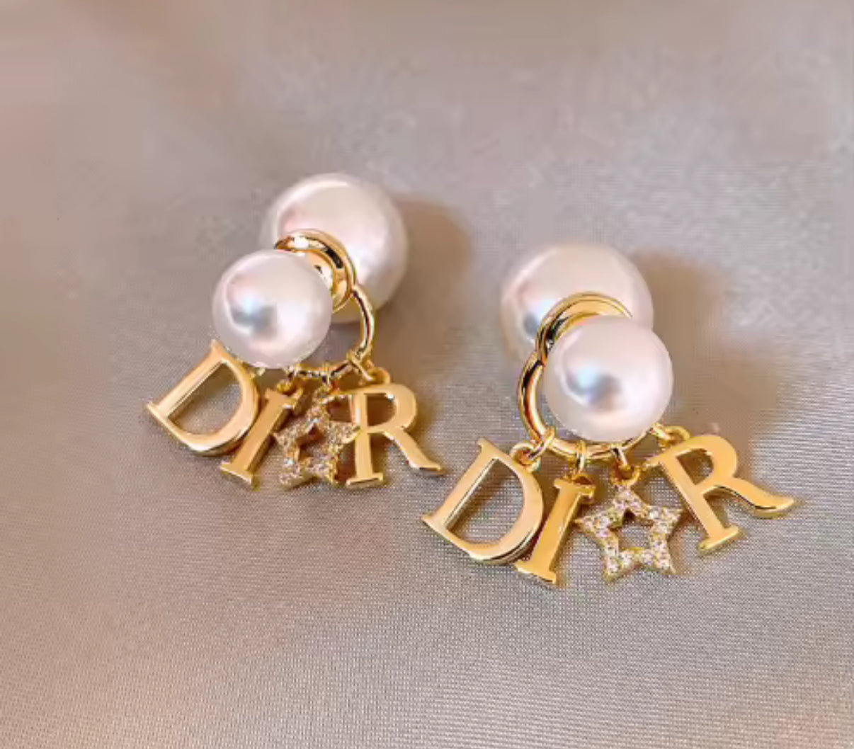 Dangling & pendant statement earrings