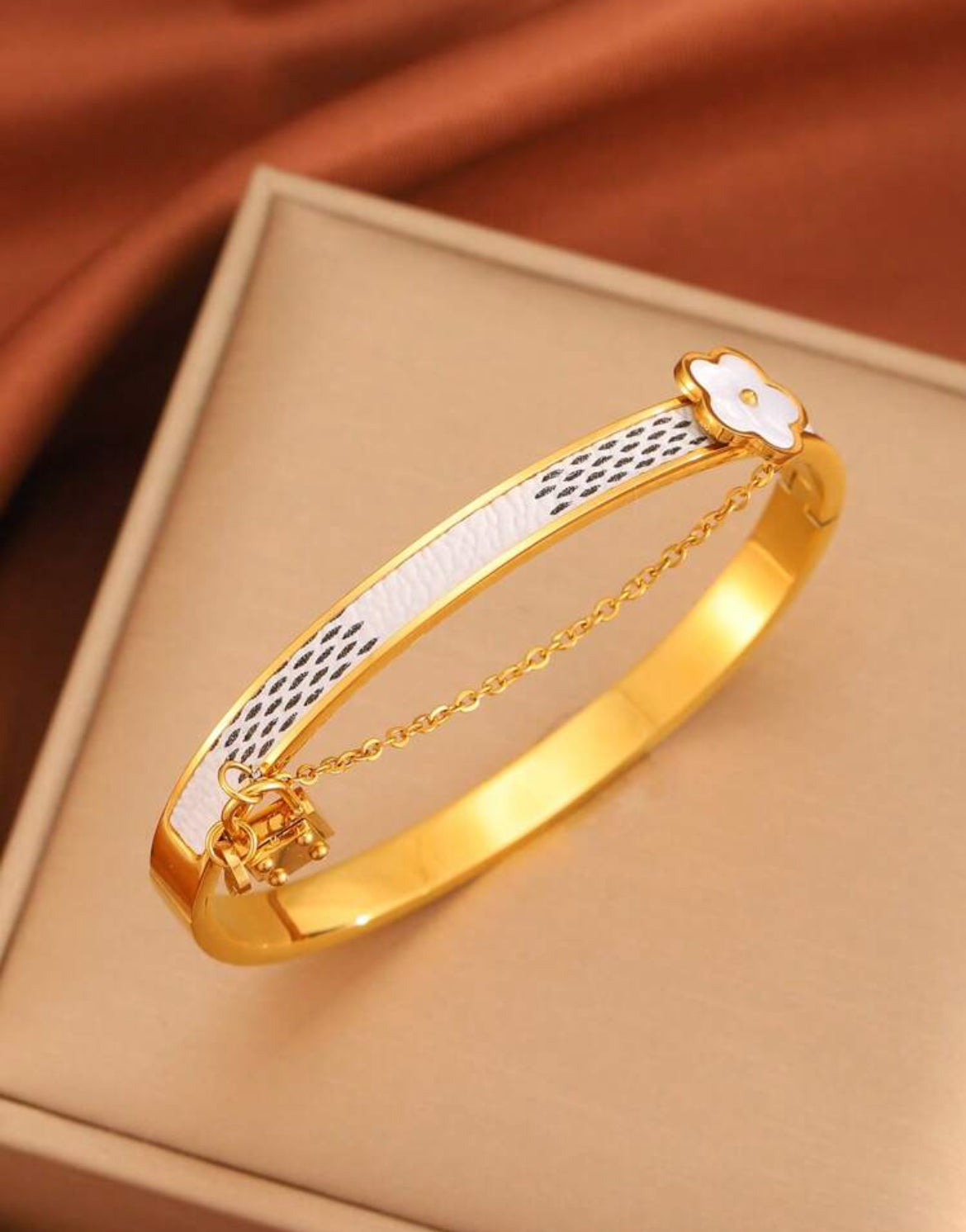 Stylish one size fits all BANGLES!! (Many options)