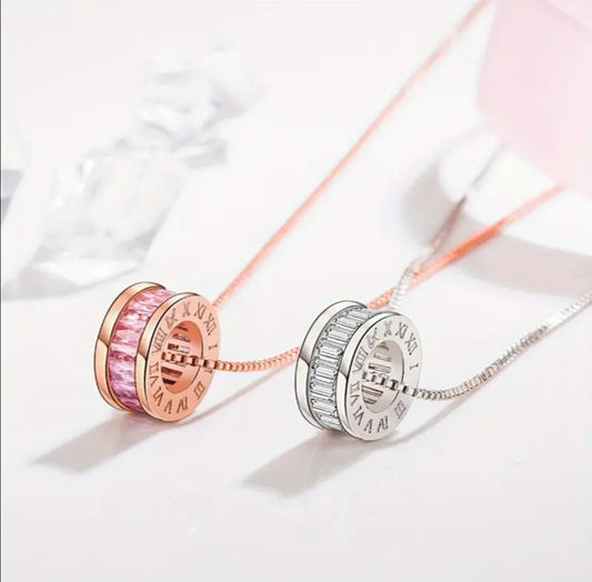 Circle charm necklace