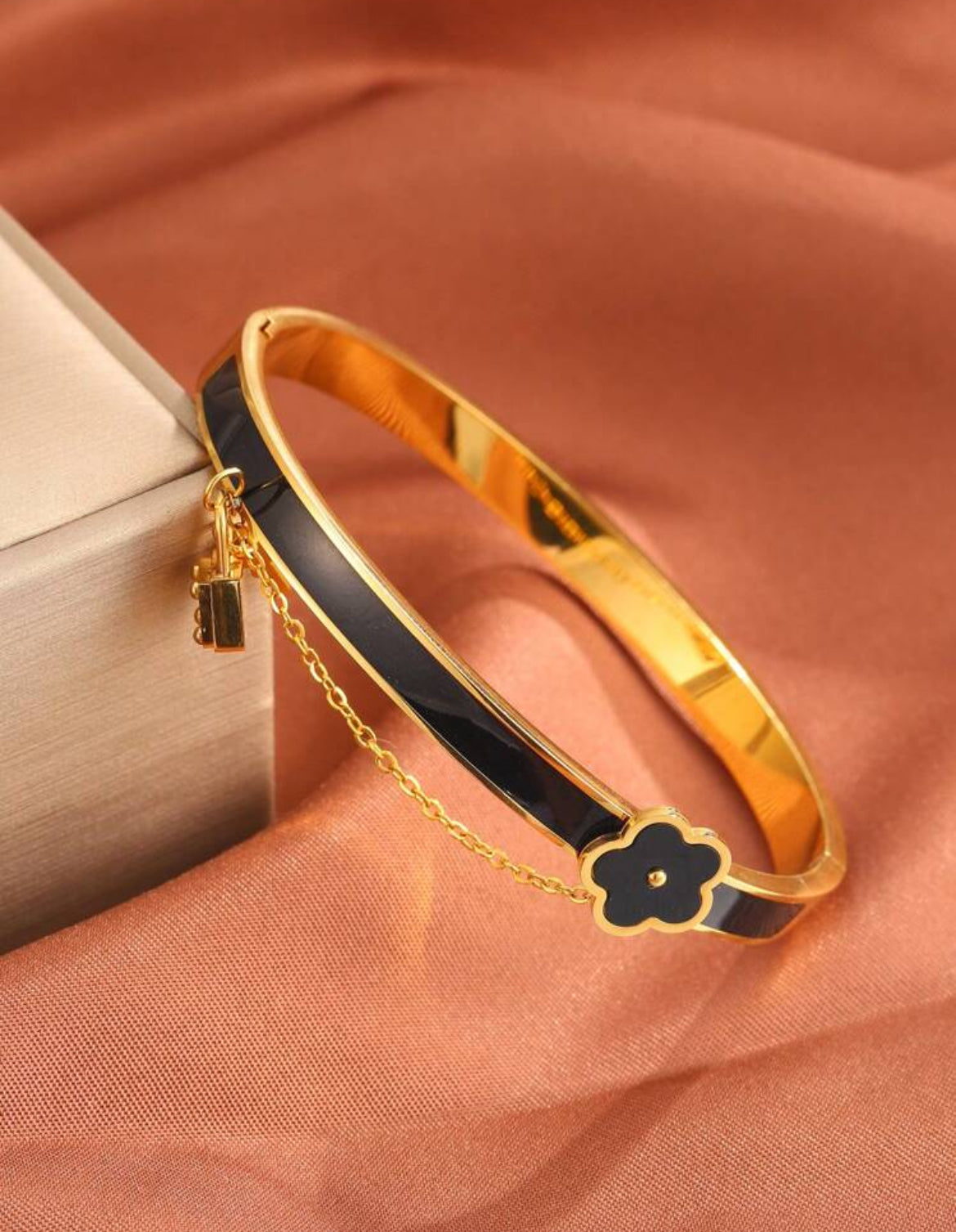 Stylish one size fits all BANGLES!! (Many options)