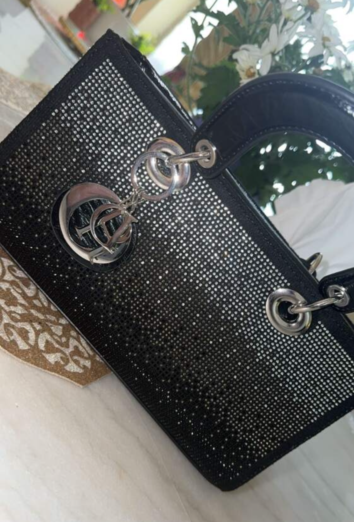 Structured rectangular tote handbags