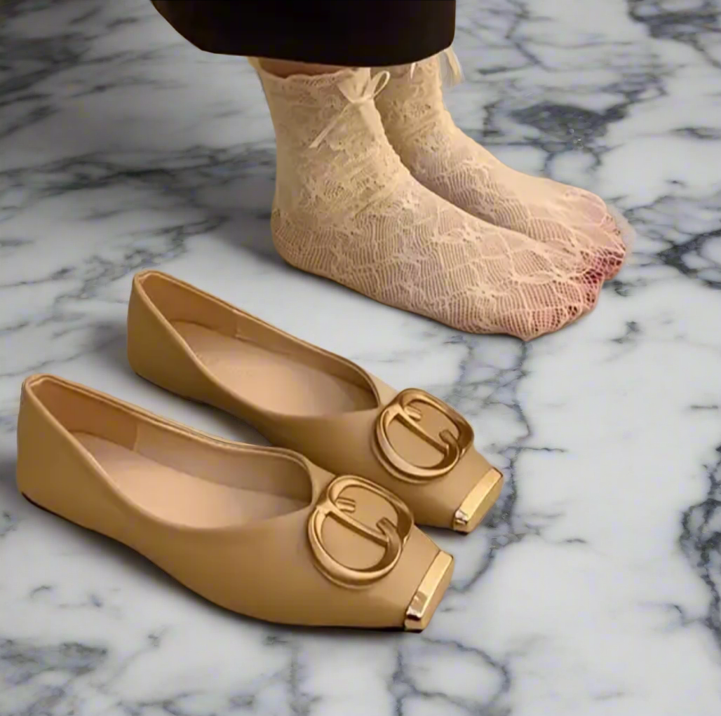 Vegan leather CD ballet flats. (NEW)