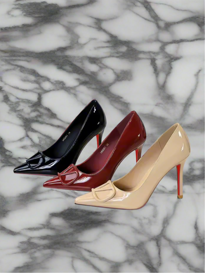 Leather, pointed toe, logo high heels