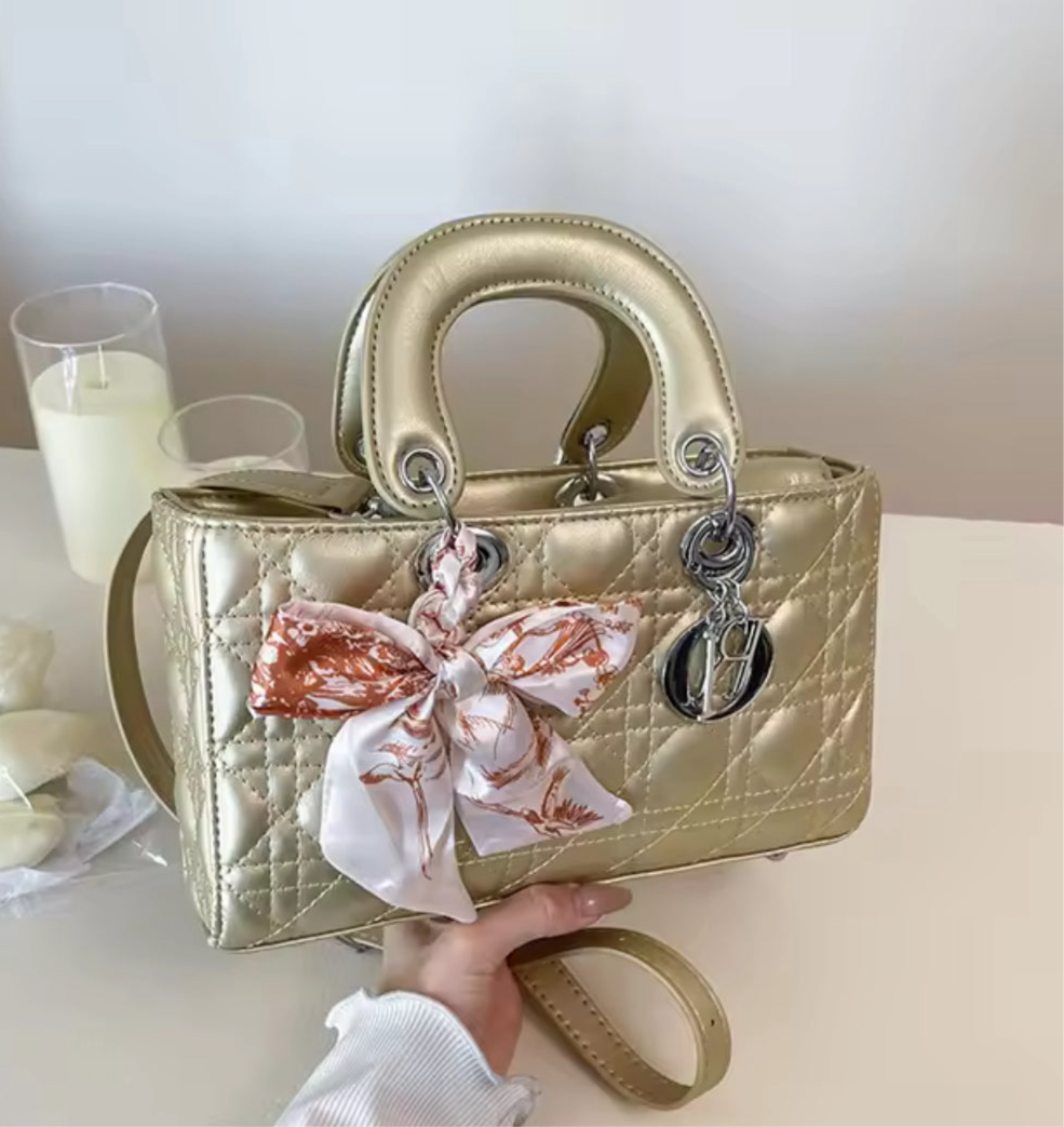 Structured rectangular tote handbags