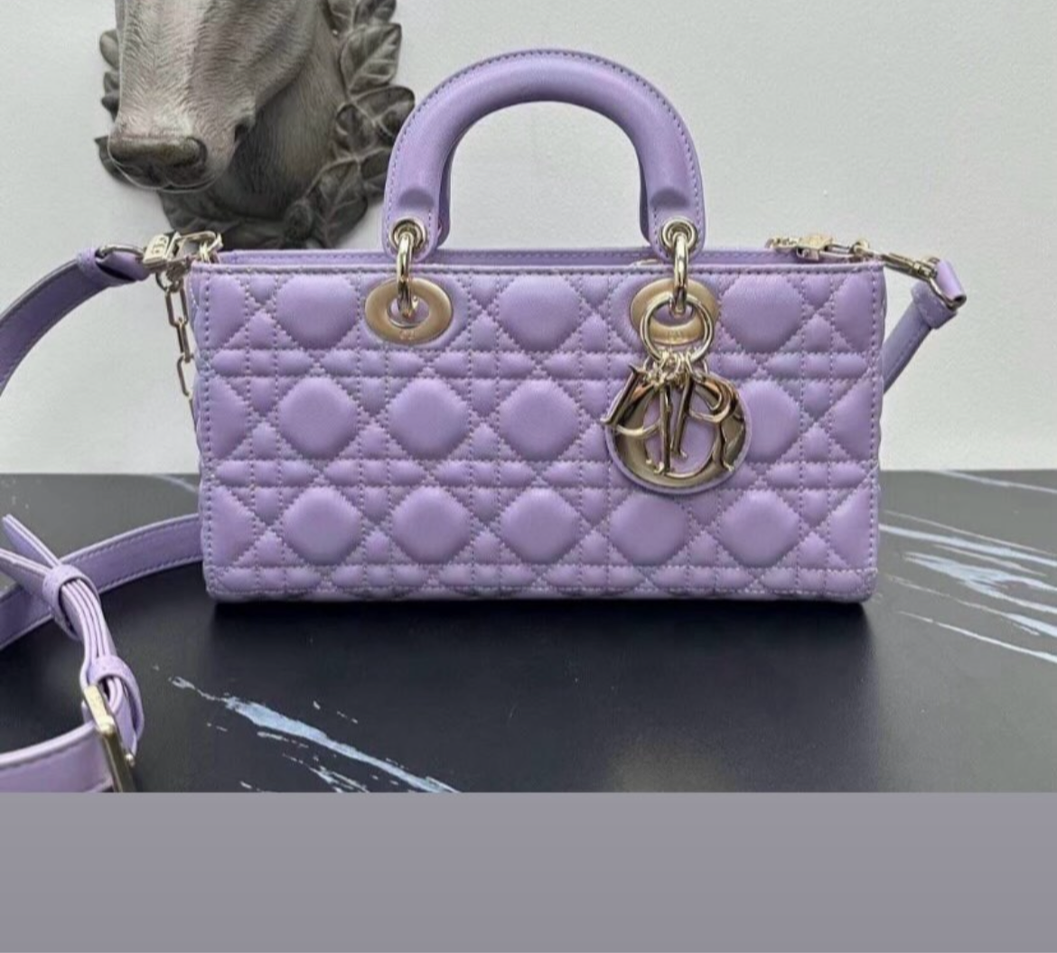 Structured rectangular tote handbags