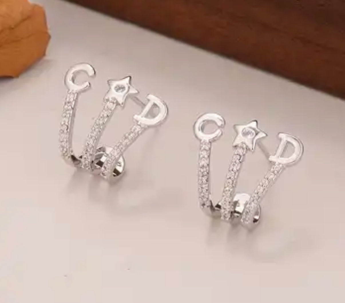 Assorted designer style earrings !!