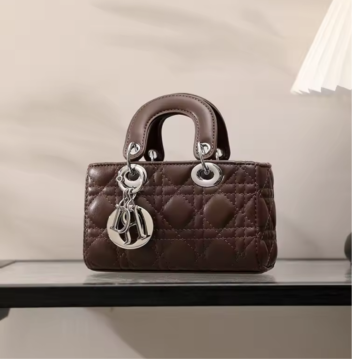 Structured rectangular tote handbags