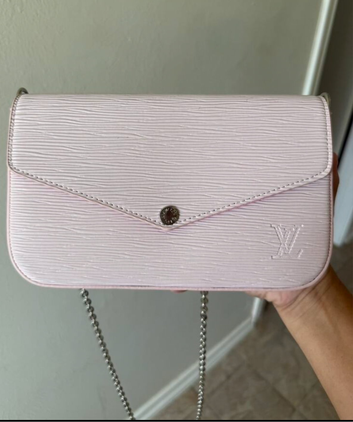 Small leather LV pouchette bag with chain and