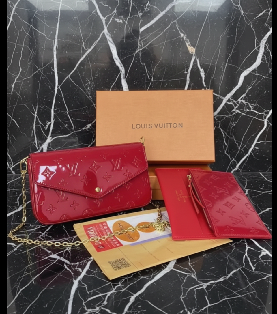 Small leather LV pouchette bag with chain and