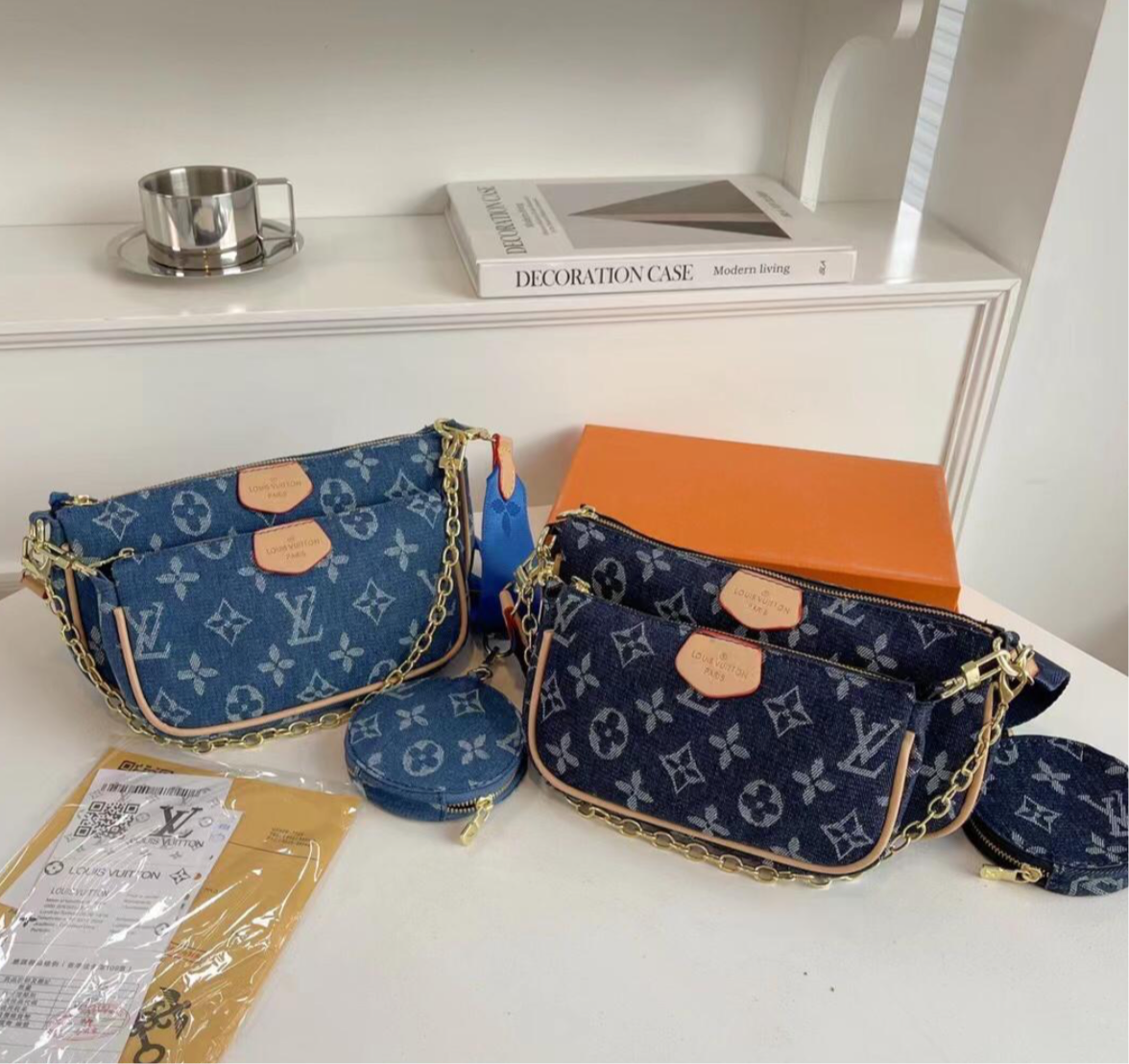 Classic monogram logo Crossbody bags