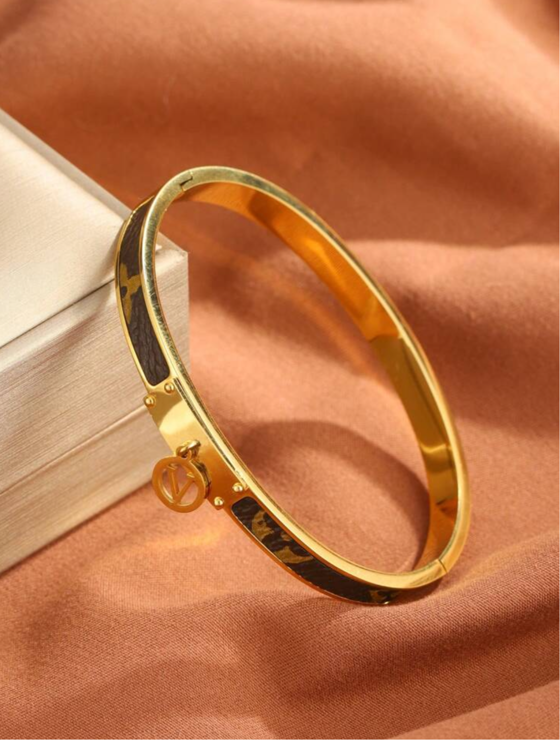 Stylish one size fits all BANGLES!!   (Many options)