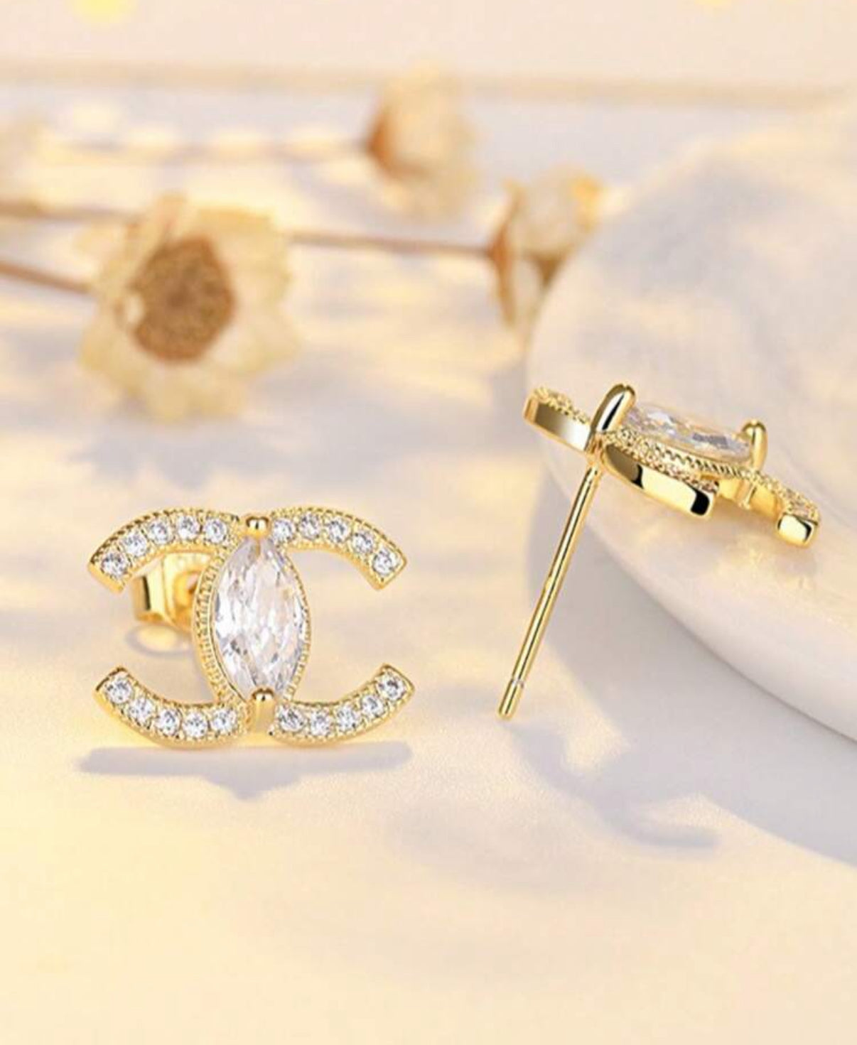 Assorted designer style earrings !!