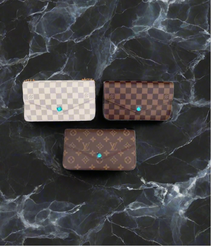 Small leather LV pouchette bag with chain and