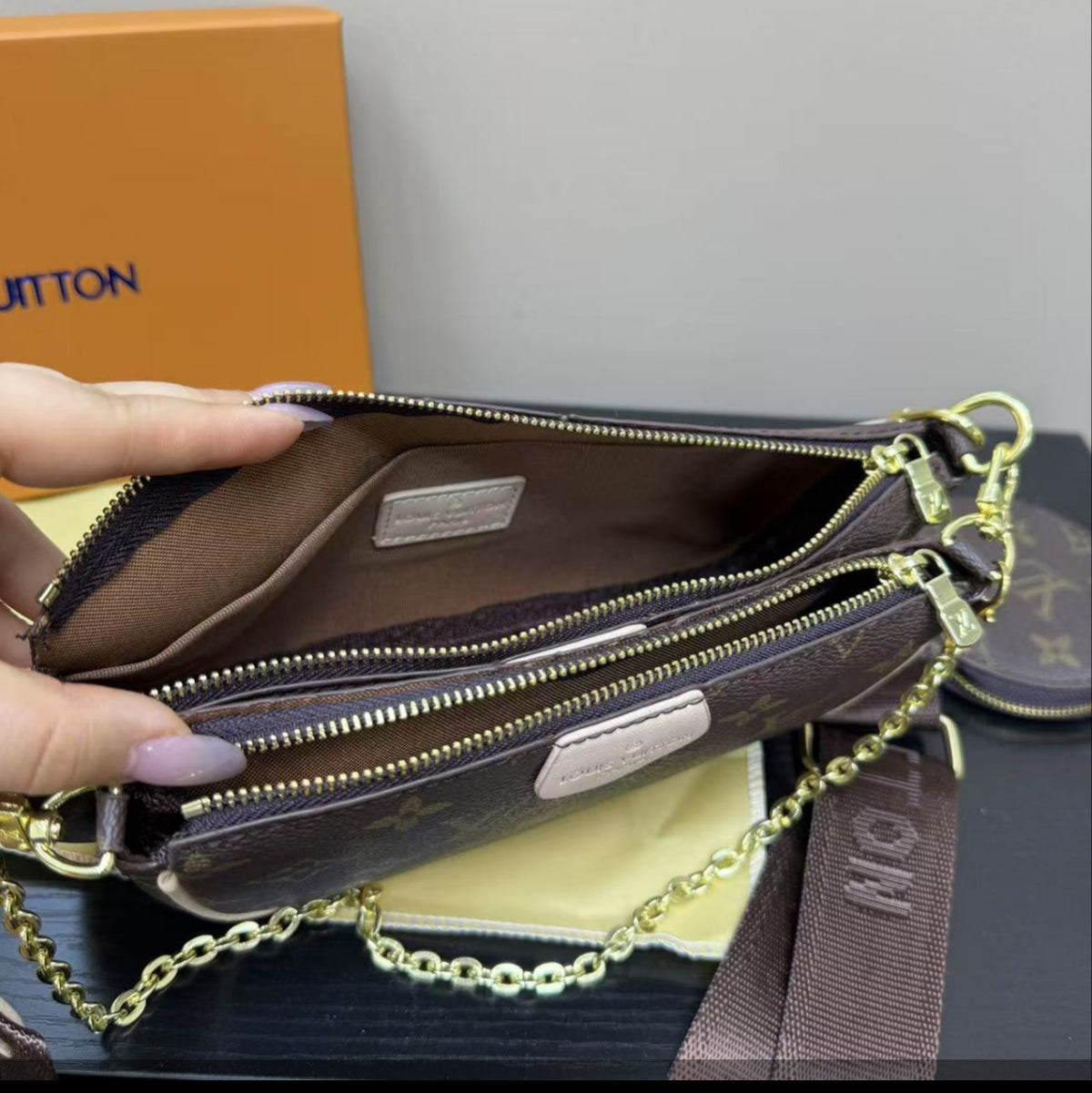 Classic monogram logo Crossbody bags