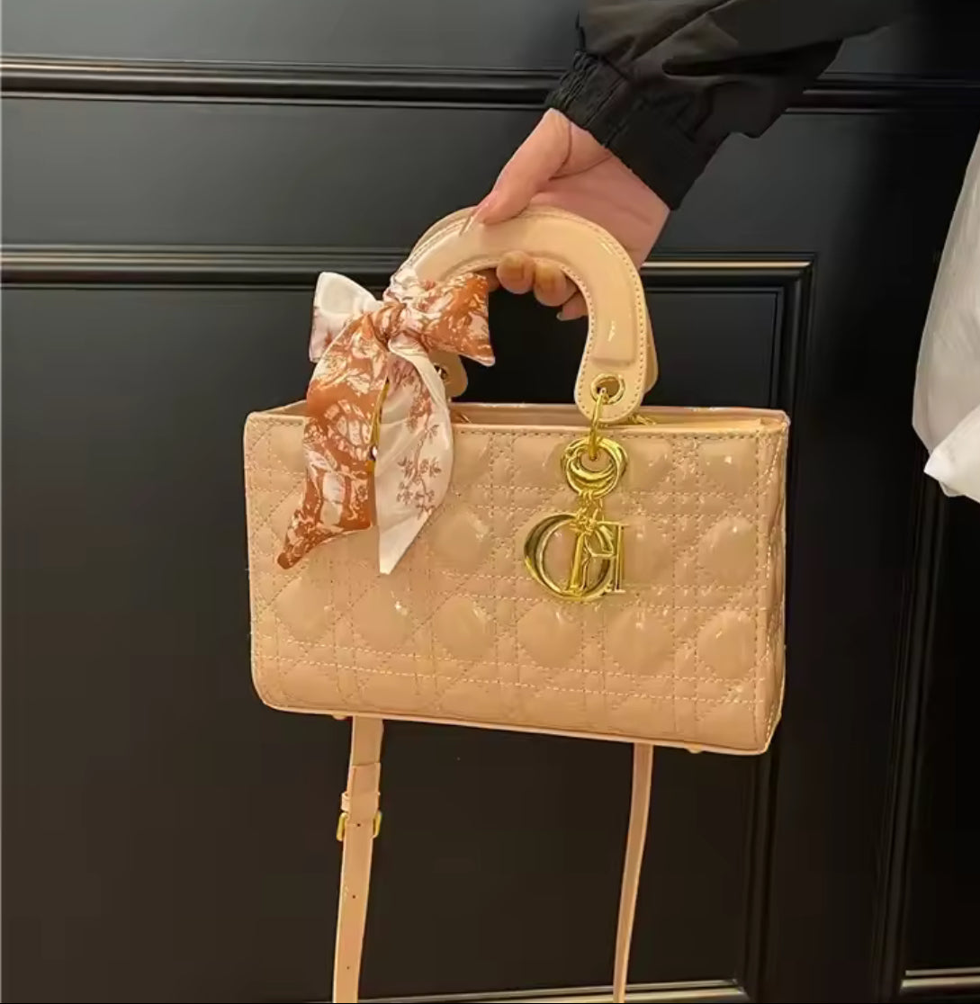 Structured rectangular tote handbags