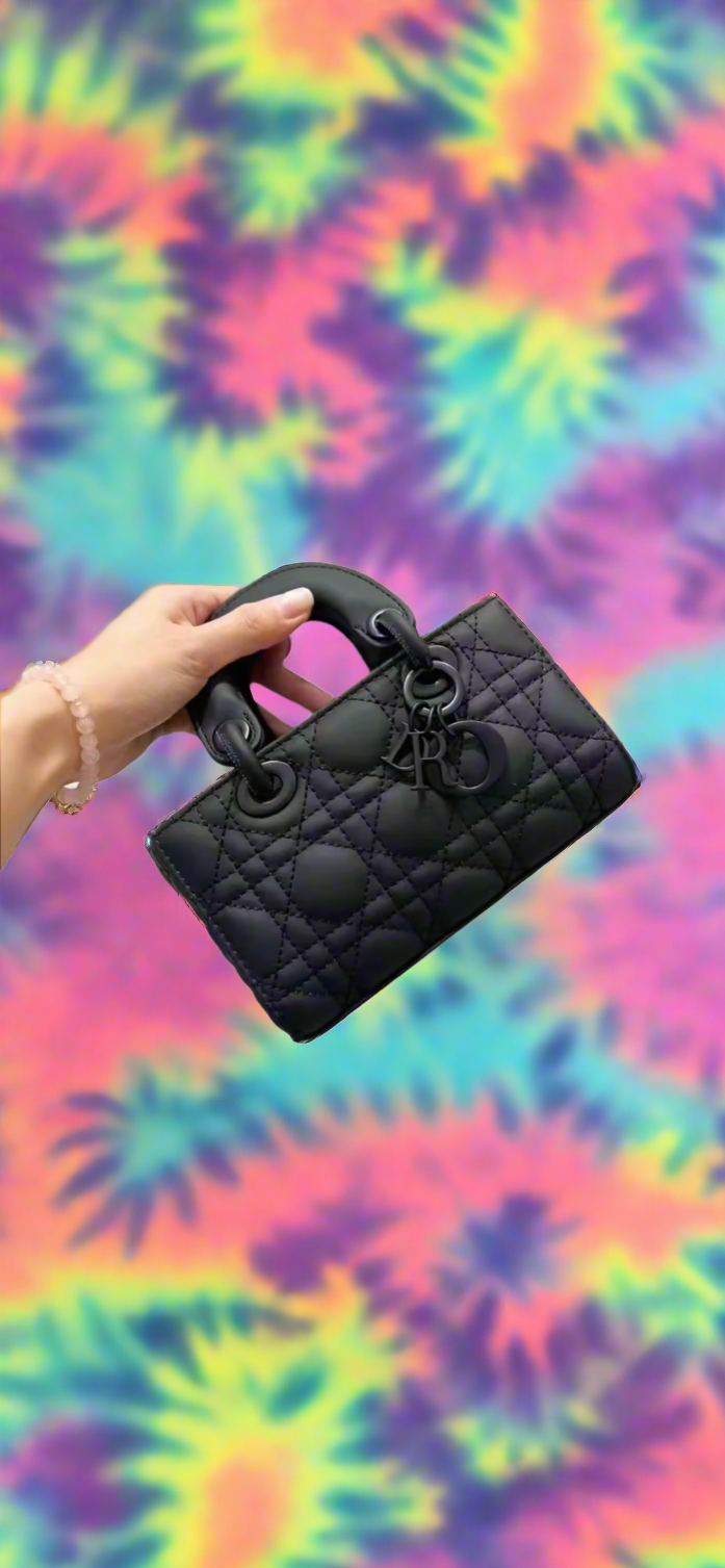 Structured rectangular tote handbags