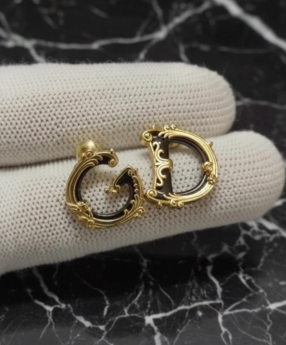 Assorted designer style earrings !!