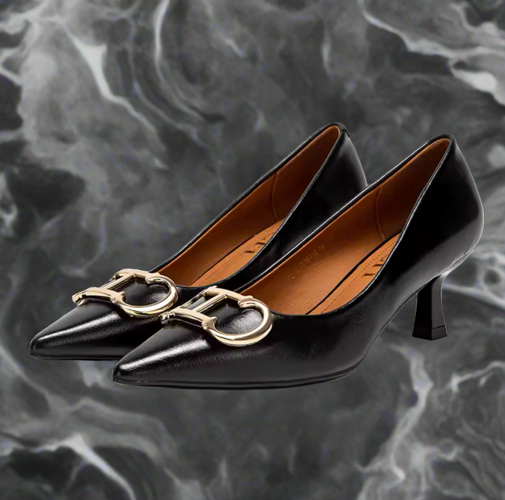 Leather logo short heeled shoes