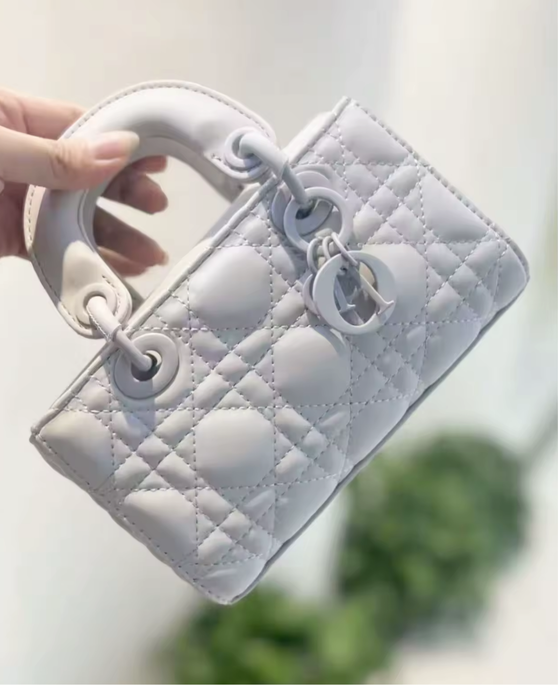 Structured rectangular tote handbags