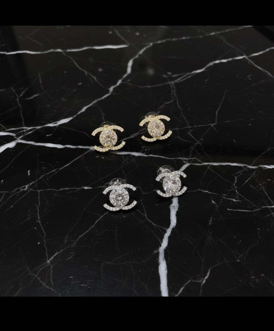 Assorted designer style earrings !!