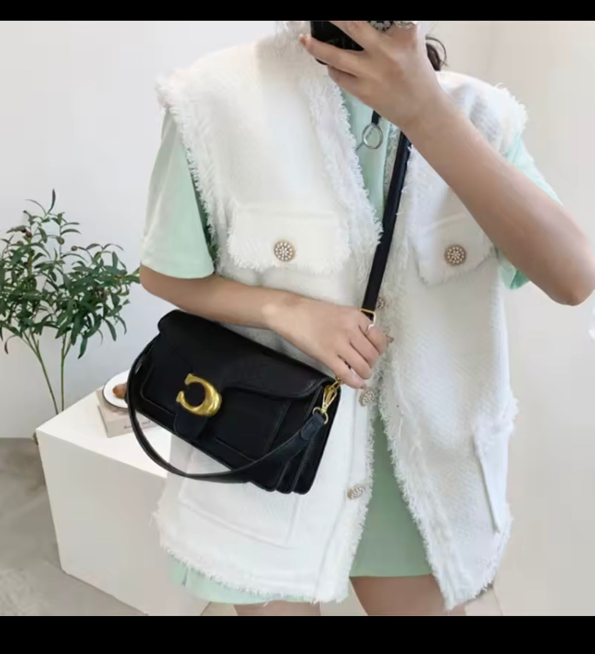 Classic leather underarm logo purse